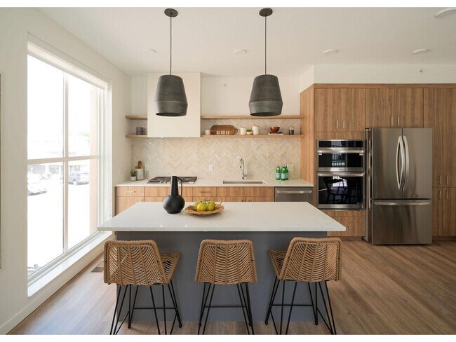 Building Photo - 9 West Dr