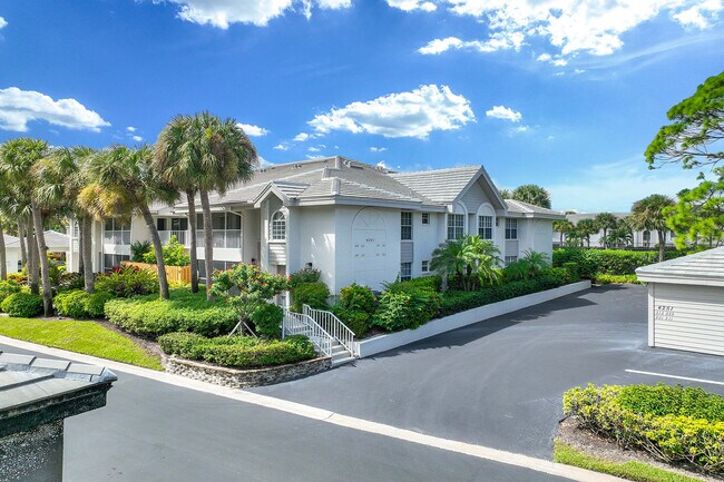 Primary Photo - 4251 Lake Forest Dr