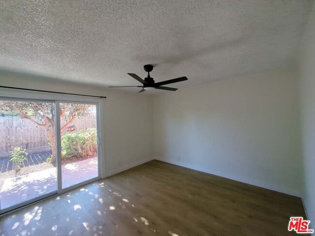 Building Photo - 6656 Swan St