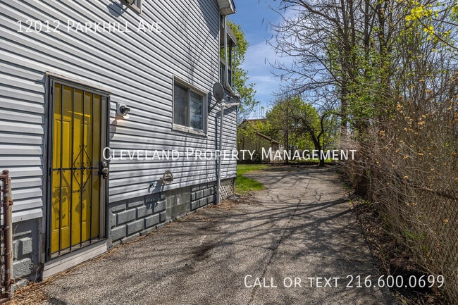 Building Photo - 12012 Parkhill Ave