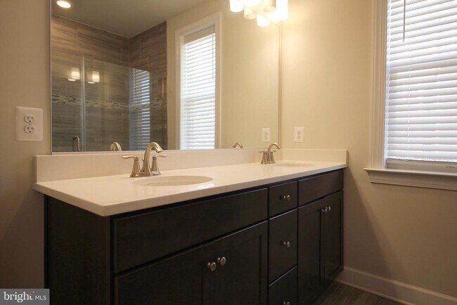 Building Photo - 14911 River Walk Way