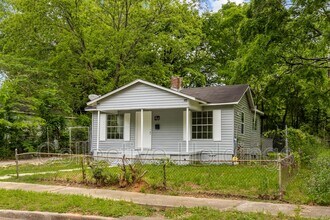 Building Photo - 7213 Naples Ave