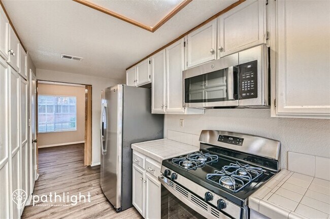 Building Photo - 7581 Whitney Dr