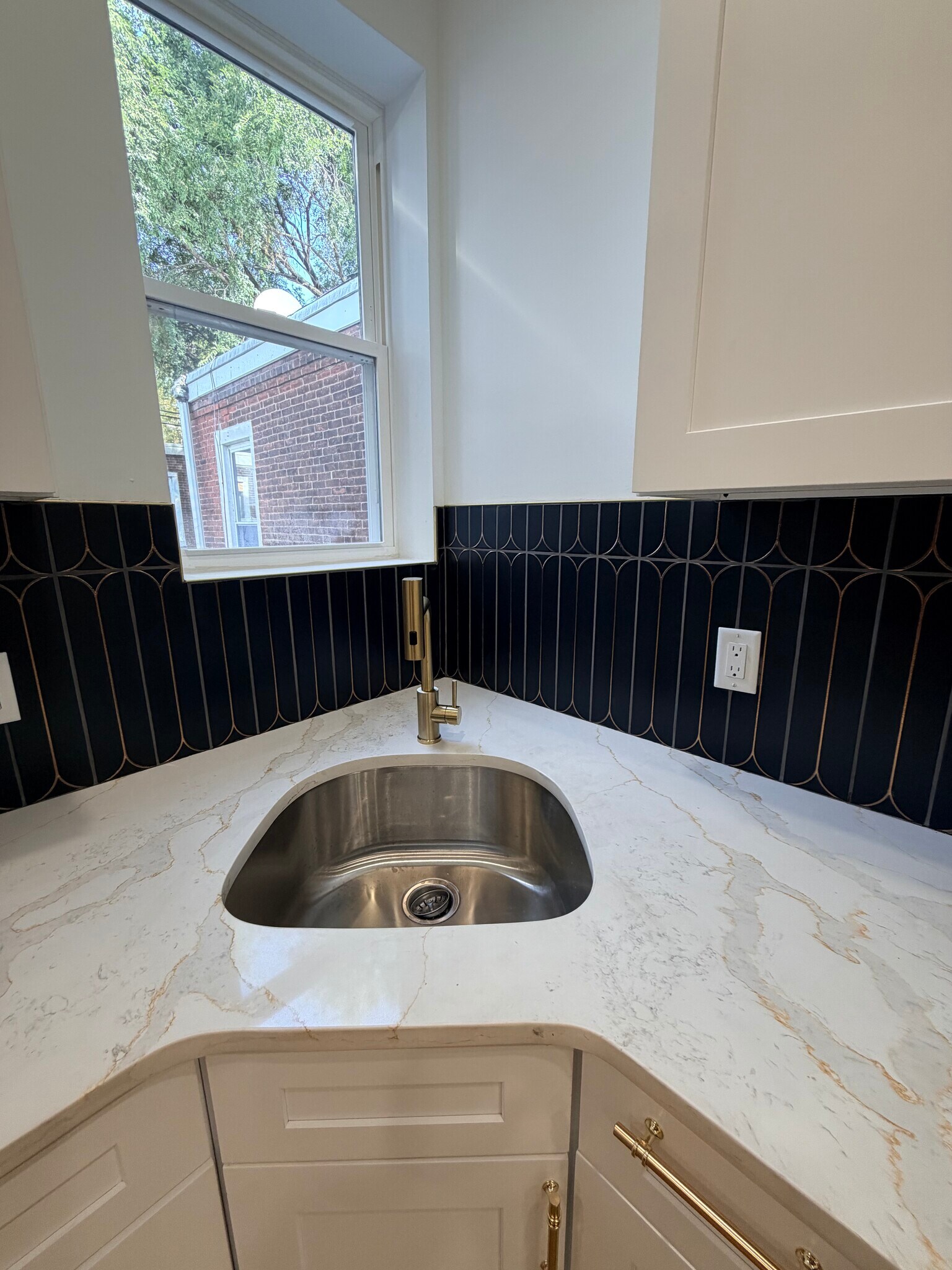 Building Photo - 1325 Kerbaugh St