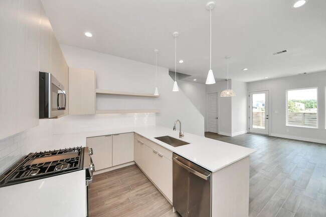 Building Photo - 3015 Pelon Cay Dr