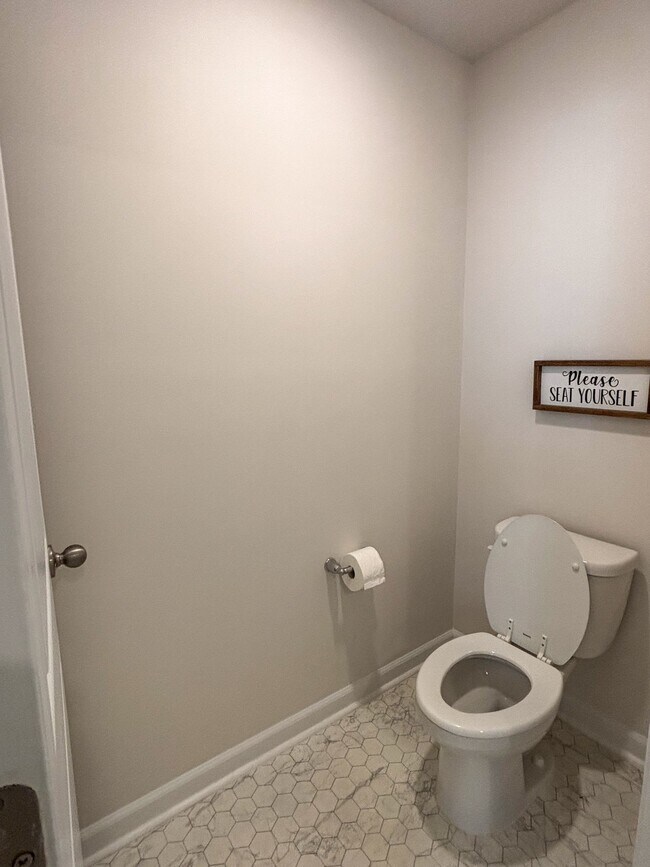 Building Photo - 50 Horatio Ln