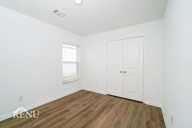 Building Photo - Coming Soon!