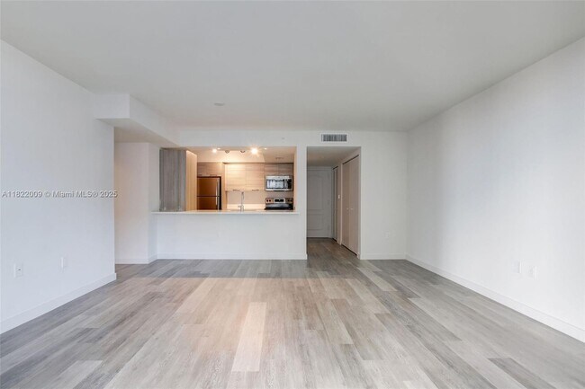 Building Photo - 1756 N Bayshore Dr
