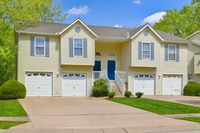 Building Photo - Creekwood Park Townhomes - 3 Bedrooms, 2 Baths, 2-Car Garage — Move-In Ready!