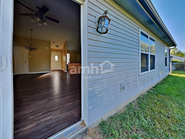 Building Photo - 252 Woodfield Dr