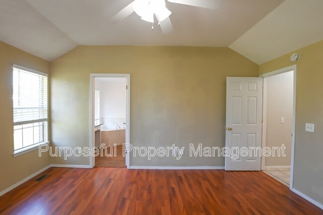 Building Photo - 1121 SW 99th Terrace