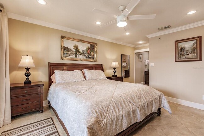 Building Photo - 1055 W Peppertree Dr