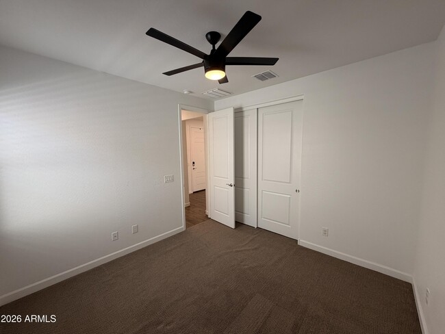 Building Photo - 9948 E Thornbush Ave