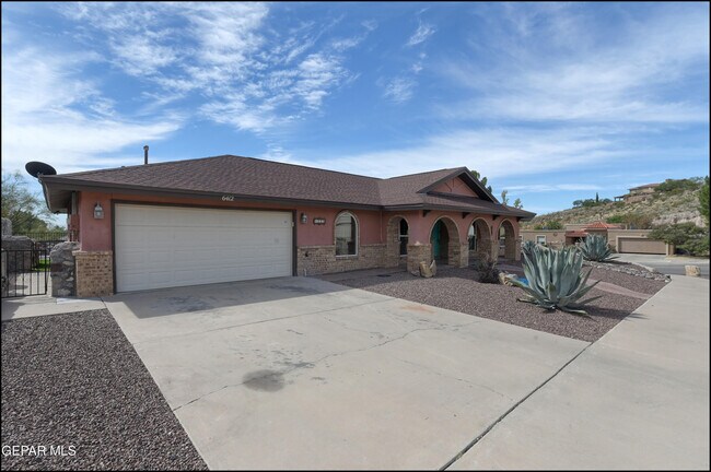 Building Photo - 6412 Via Aventura Dr