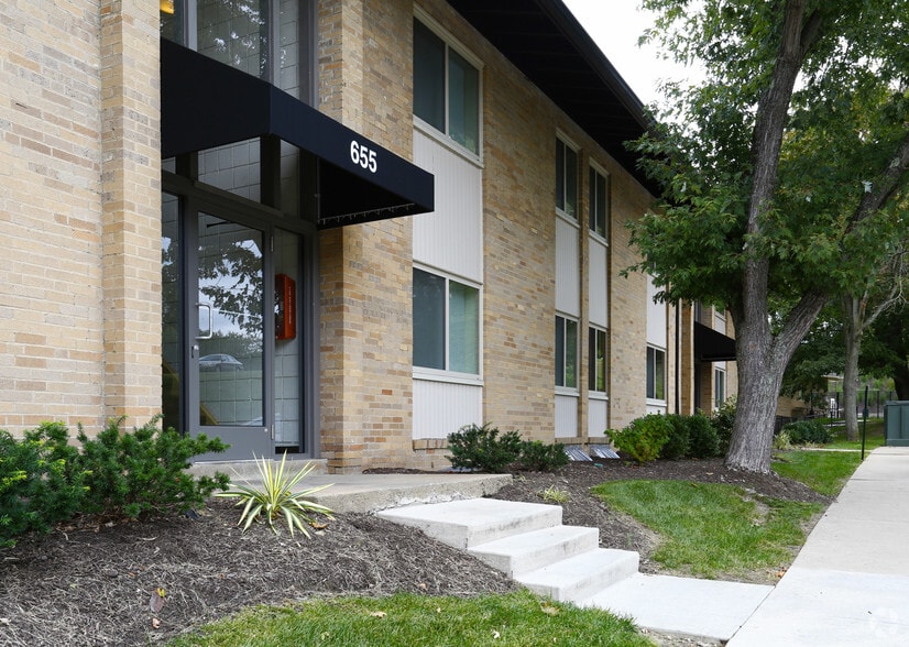 Crane Village Apartments 651 Oaklynn Ct Pittsburgh PA 15220