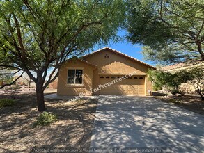 Building Photo - 12661 N Greenberry Dr
