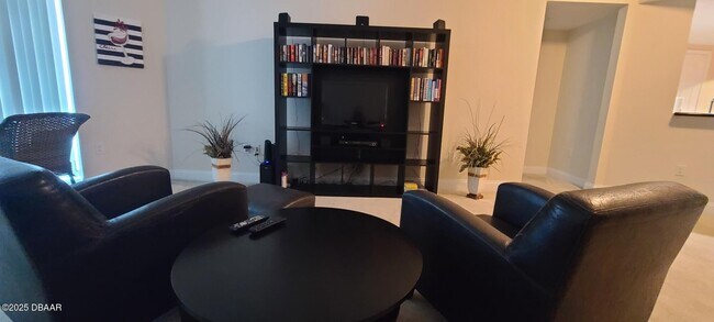 Building Photo - 241 Riverside Dr