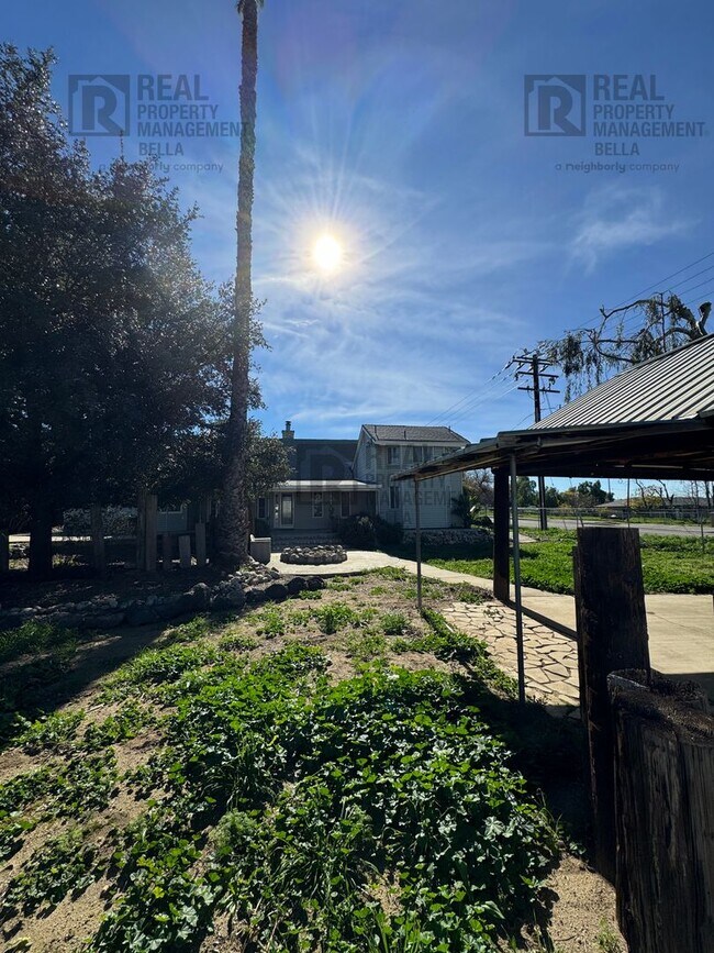 Building Photo - Peaceful Nuevo Living with Gated Driveway, Spacious Layout and Outdoor Living