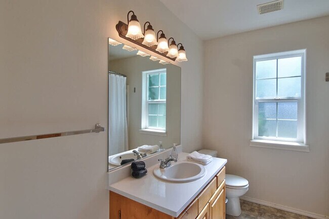 Building Photo - 2372 NW Meadows Dr