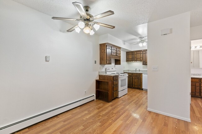 Building Photo - 1145 Willow Bend Cir