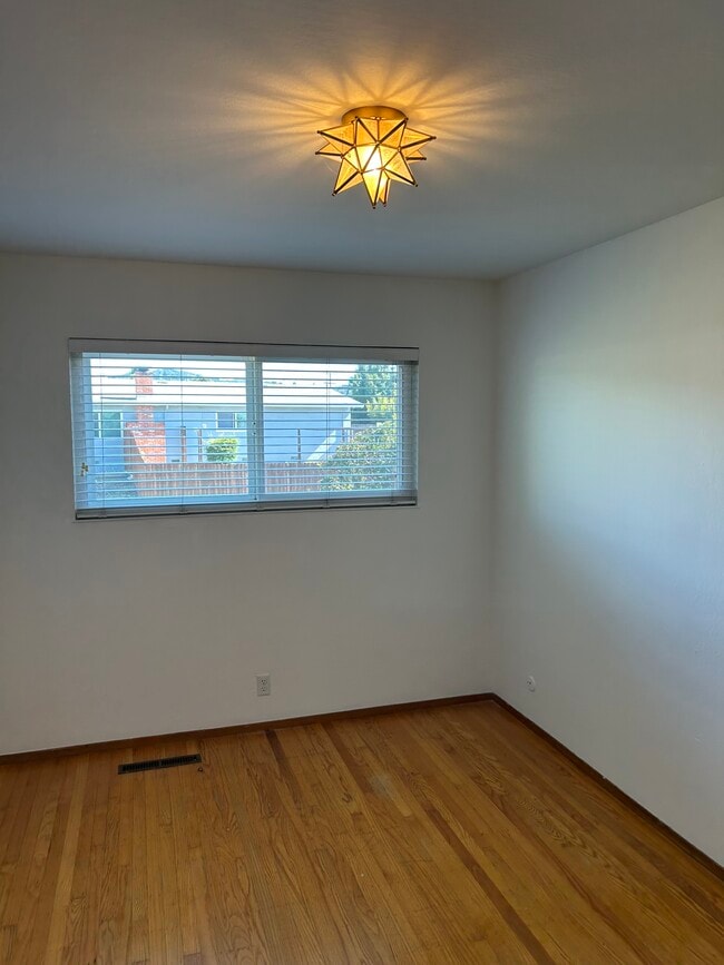 Building Photo - 2634 Emma Dr