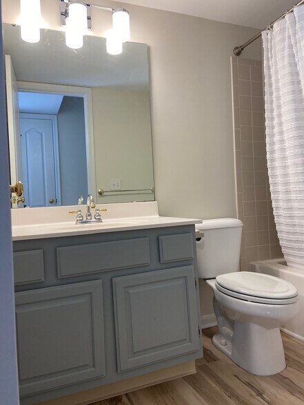 Building Photo - 5355 Cooper Rd