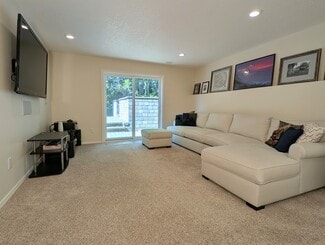 Building Photo - 1317 NW Mayfield Rd