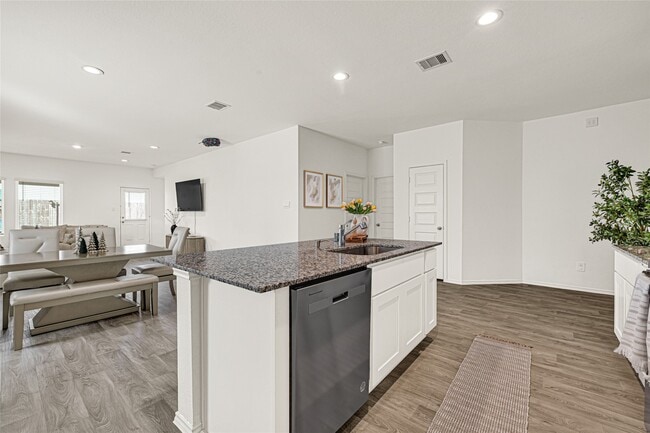 Building Photo - 2206 Laurel Bloom Ln