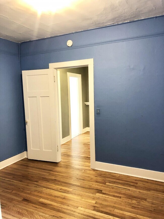 Building Photo - Snyder/Duke Apts - 1 bedroom
