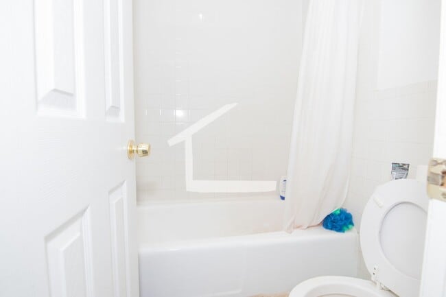 Building Photo - Nice 2 bed in Fenway