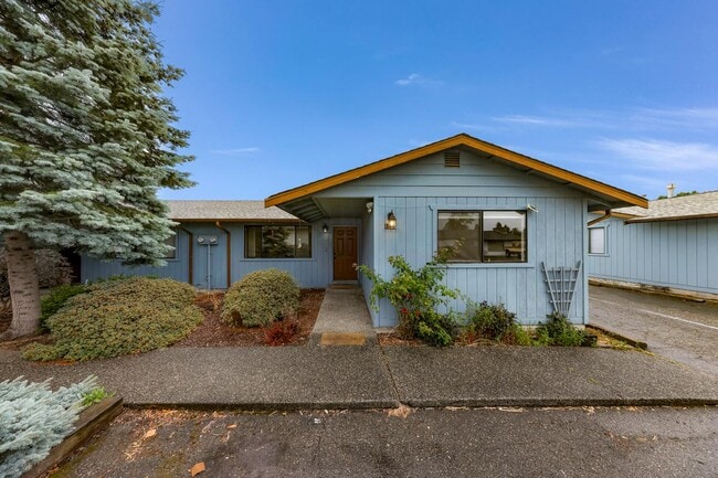 Building Photo - 1806 N 40th Pl
