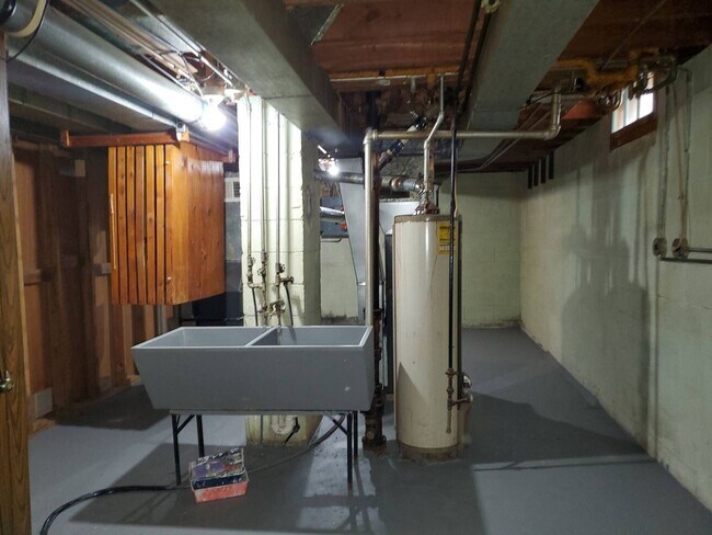 Building Photo - 4052 N 85th St