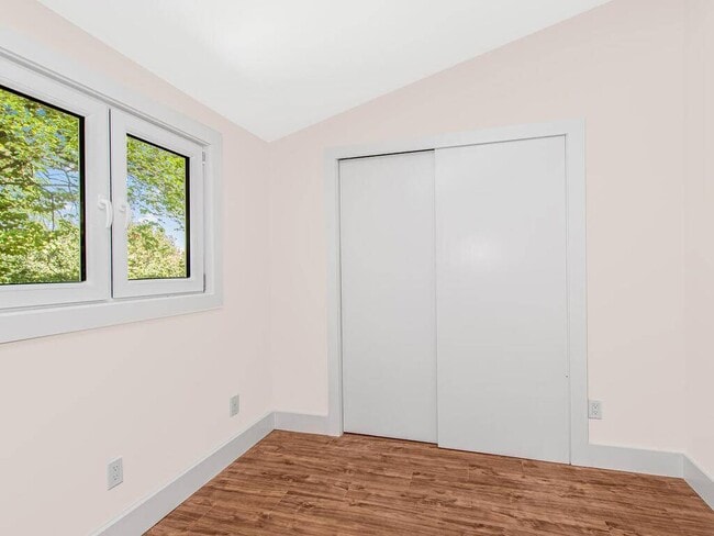 Building Photo - 22 Betty Ct