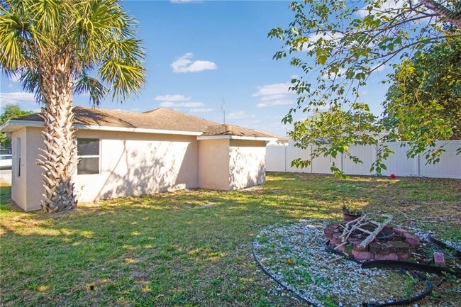 Building Photo - 1205 Ave F