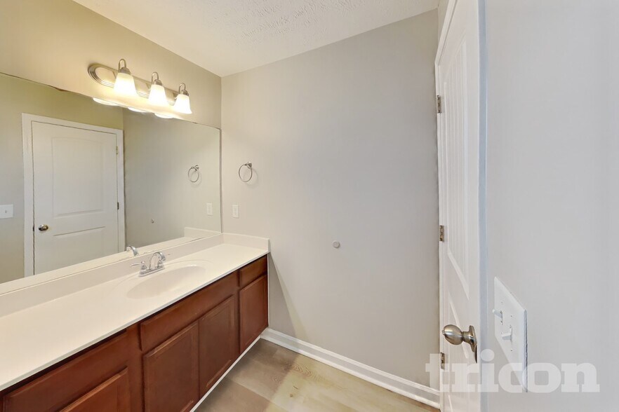 Building Photo - 1107 Selous Dr