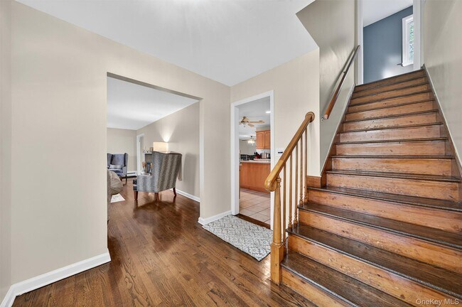 Building Photo - 108 Circle Dr