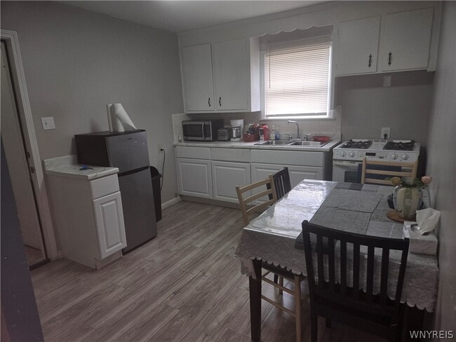 Building Photo - 1001 17th St