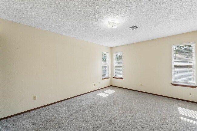 Building Photo - 208 Hudson Pl