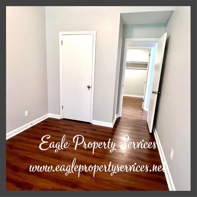 Building Photo - 2997 Hickory Ln