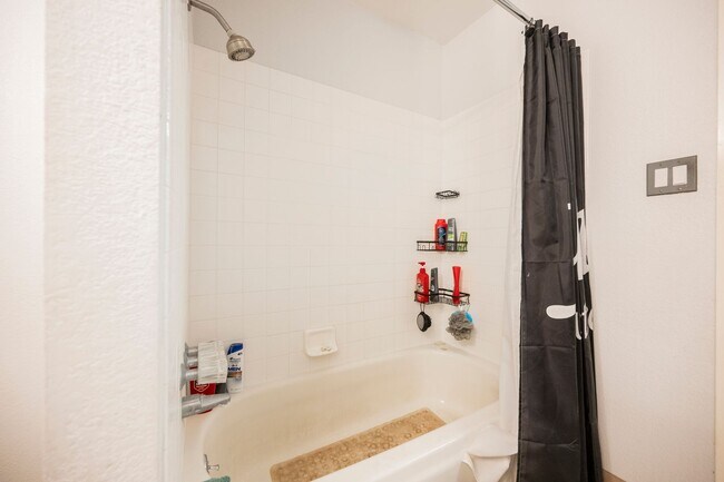 Building Photo - No HOA- Single story pool home