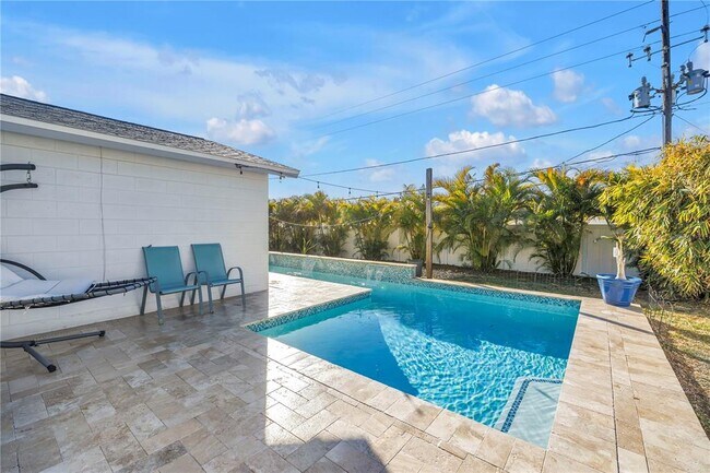 Building Photo - 354 74th Ave NE