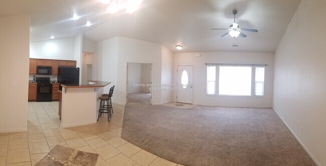 Building Photo - Newer 4 Bedroom 2 Bath Fruita