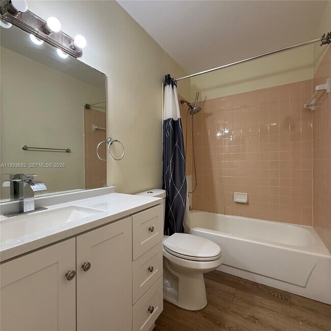 Building Photo - 1301 S Franklin Ave