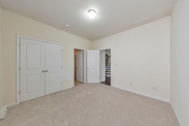 Building Photo - 4990 Brierstone Dr