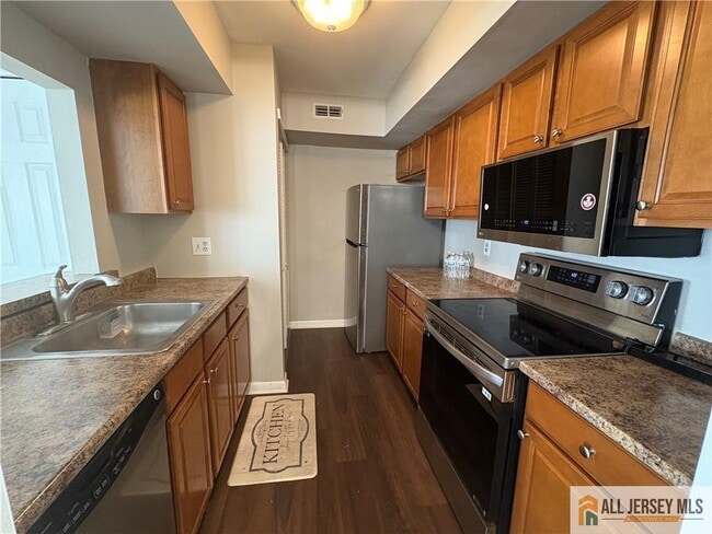 Building Photo - 904 Gregorys Way