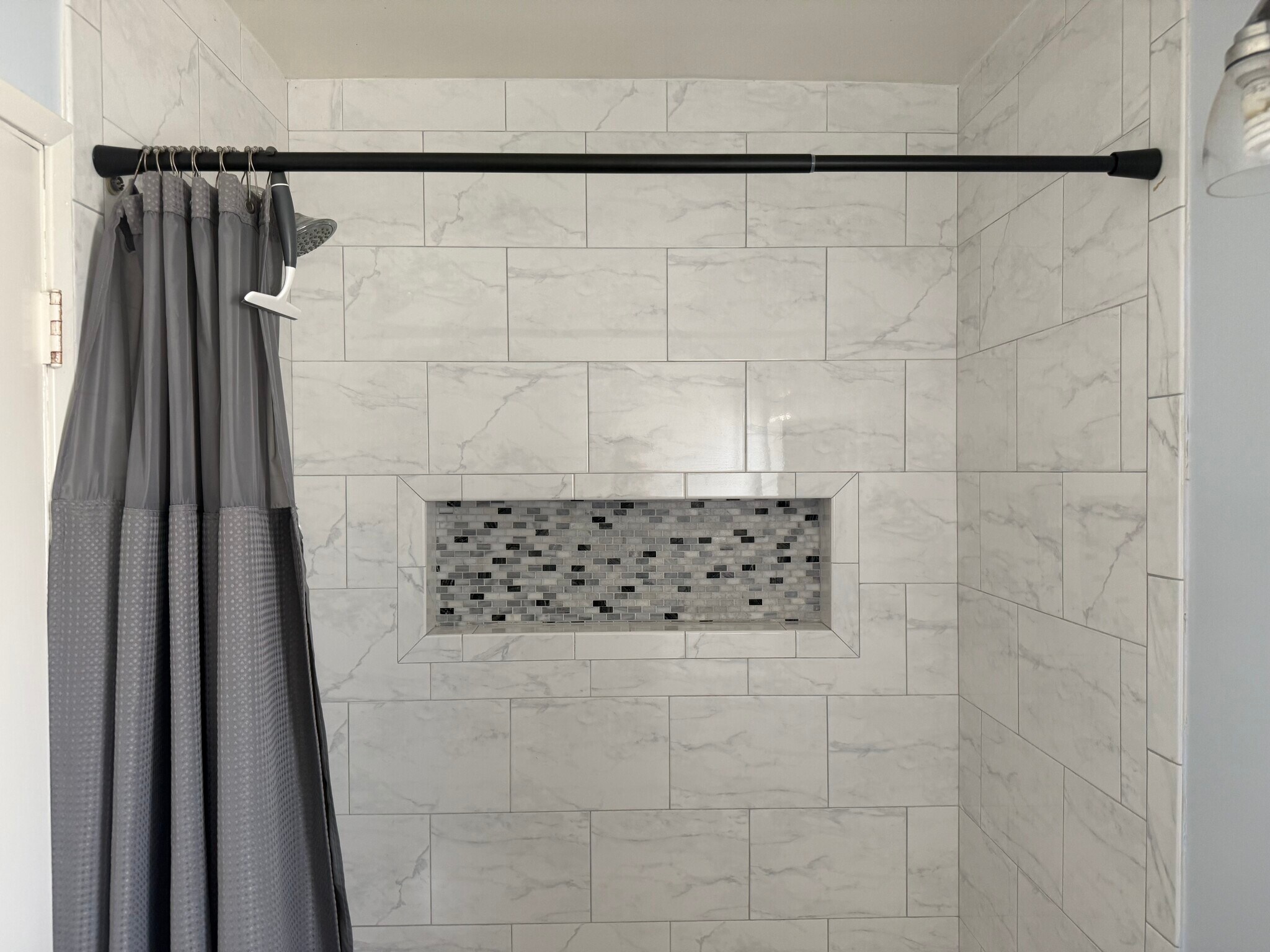 Building Photo - 1227 E 1st St