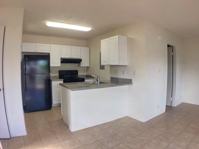 Building Photo - Desirable ground floor studio in Waipio Gentry