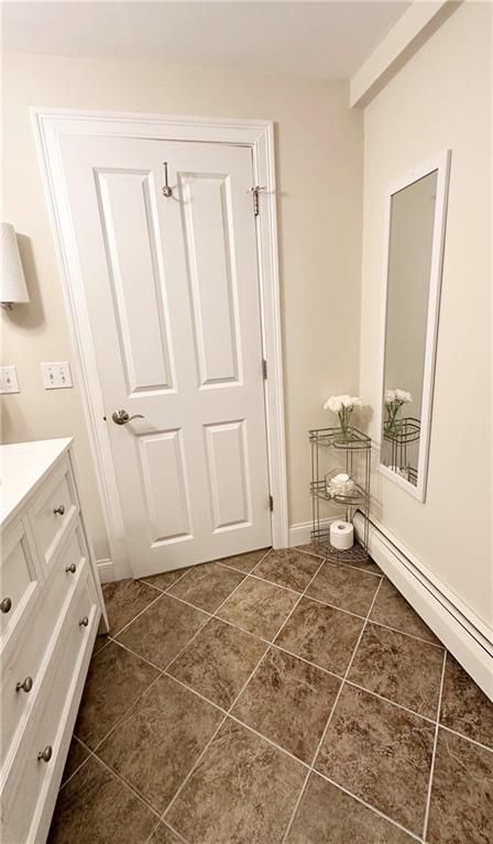 Building Photo - 227 Thames St