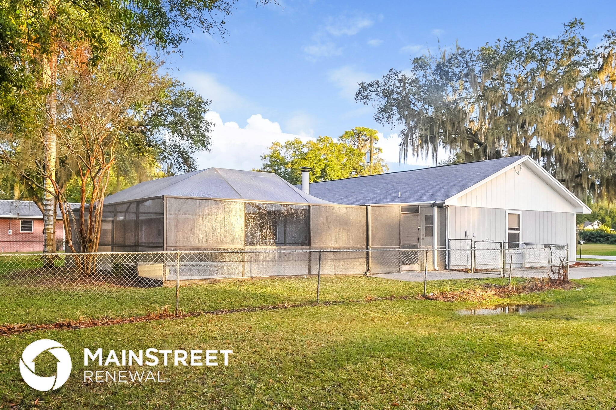 Building Photo - 225 Tracy Way