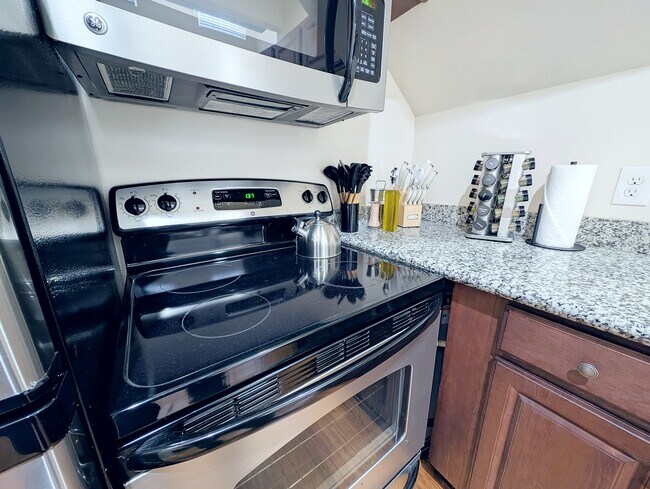 Building Photo - The Norm Appartments